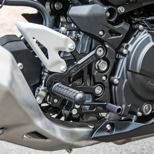 Woodcraft Complete Rearset Kawasaki Z400 2019-2023 - Adventure Parts