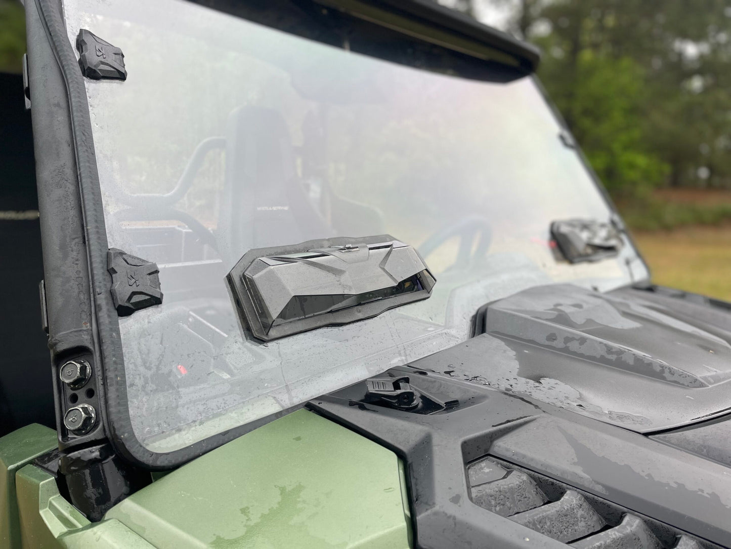 Seizmik Toolless Versa-Vent Windshield (Scratch Resistant Polycarbonate) Yamaha RMAX (2″ ROPS) - Adventure Parts
