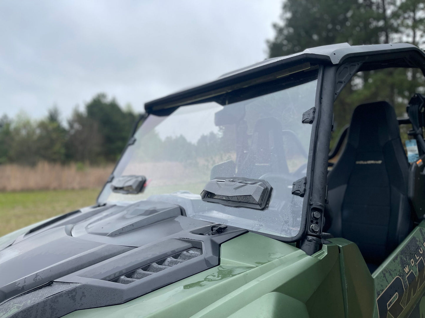 Seizmik Toolless Versa-Vent Windshield (Scratch Resistant Polycarbonate) Yamaha RMAX (2″ ROPS) - Adventure Parts