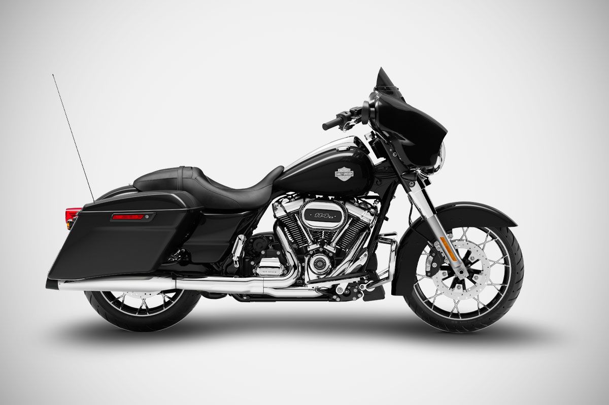 ZARD Exhaust Slip-Ons 4.33 Inches Slash-Cut Harley Davidson Street Glide Special 2006-2016 - Adventure Parts