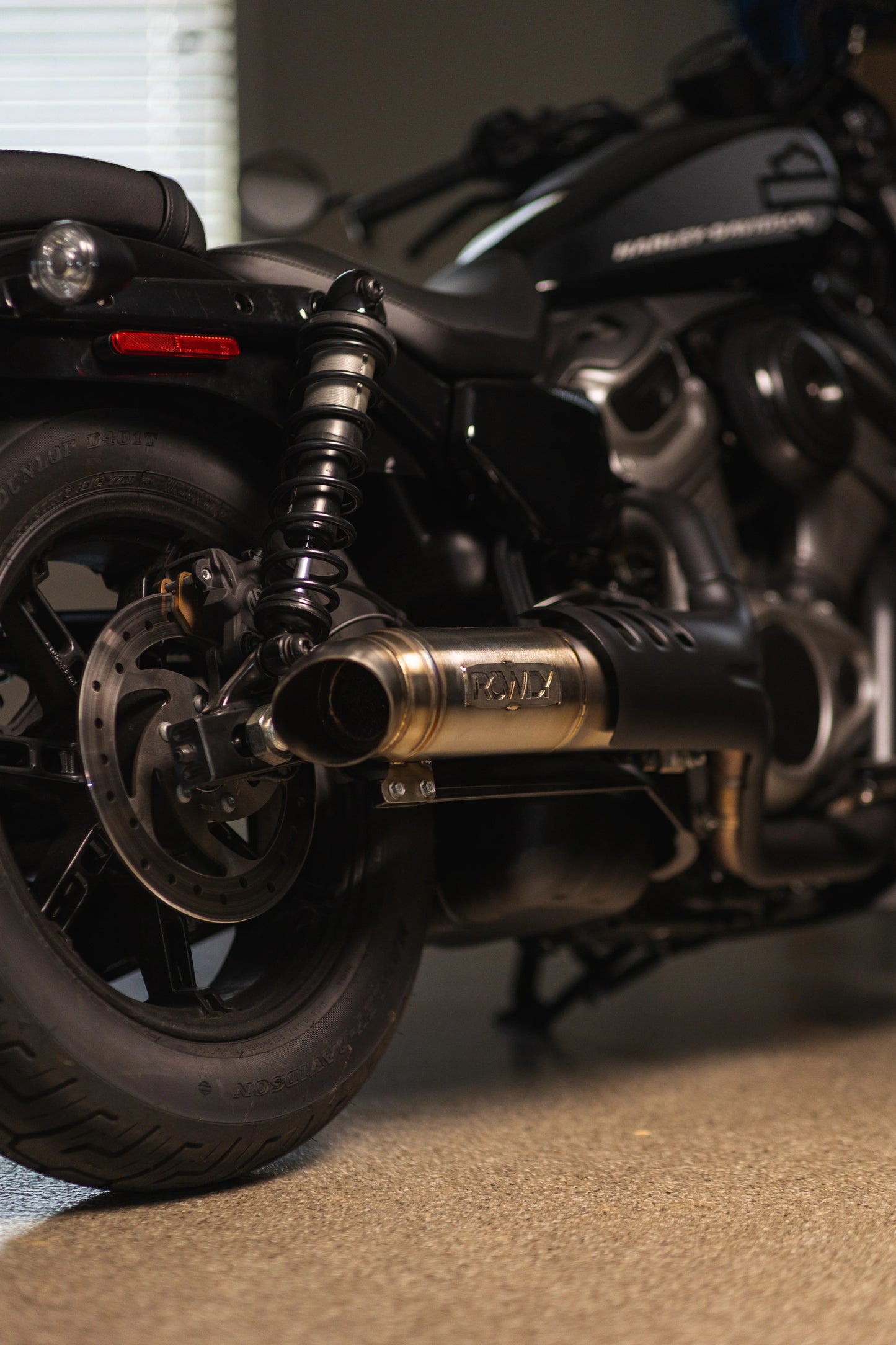 Rowdy Slip-On Exhaust System Harley Davidson Nightster RH975