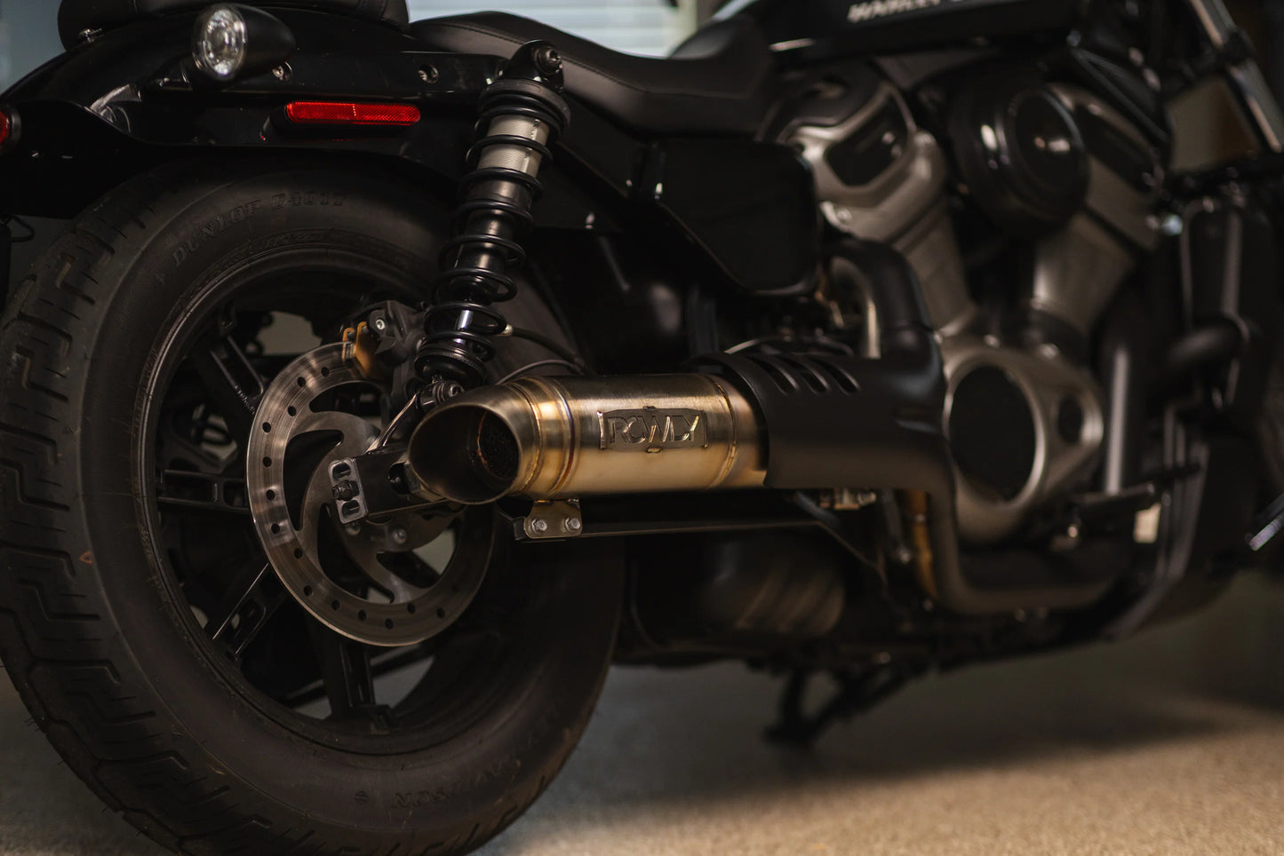 Rowdy Slip-On Exhaust System Harley Davidson Nightster RH975
