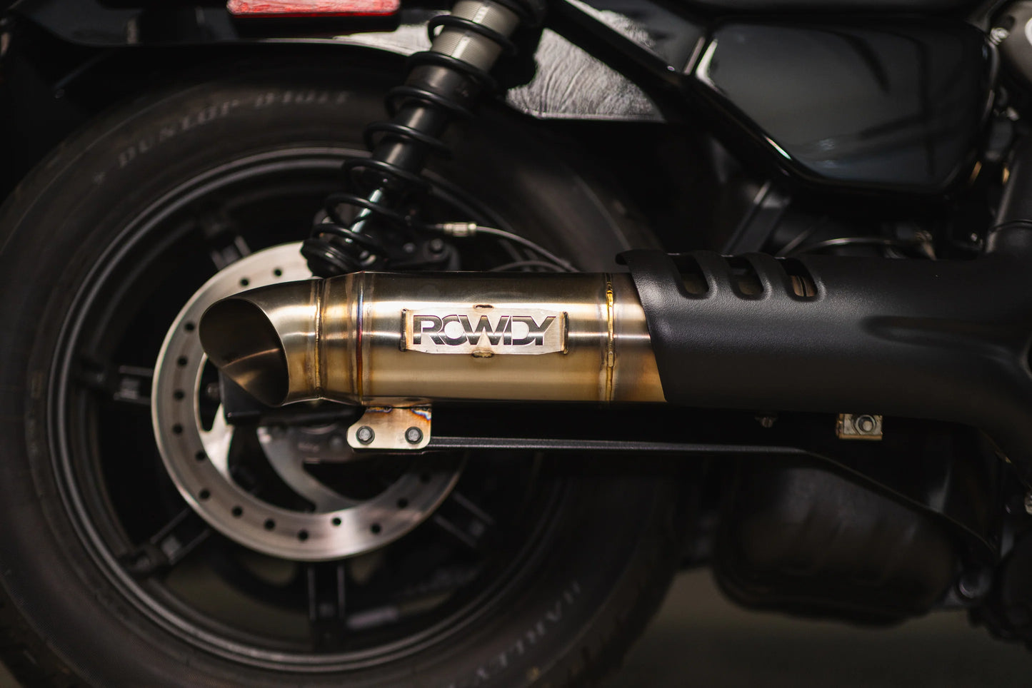 Rowdy Slip-On Exhaust System Harley Davidson Nightster RH975