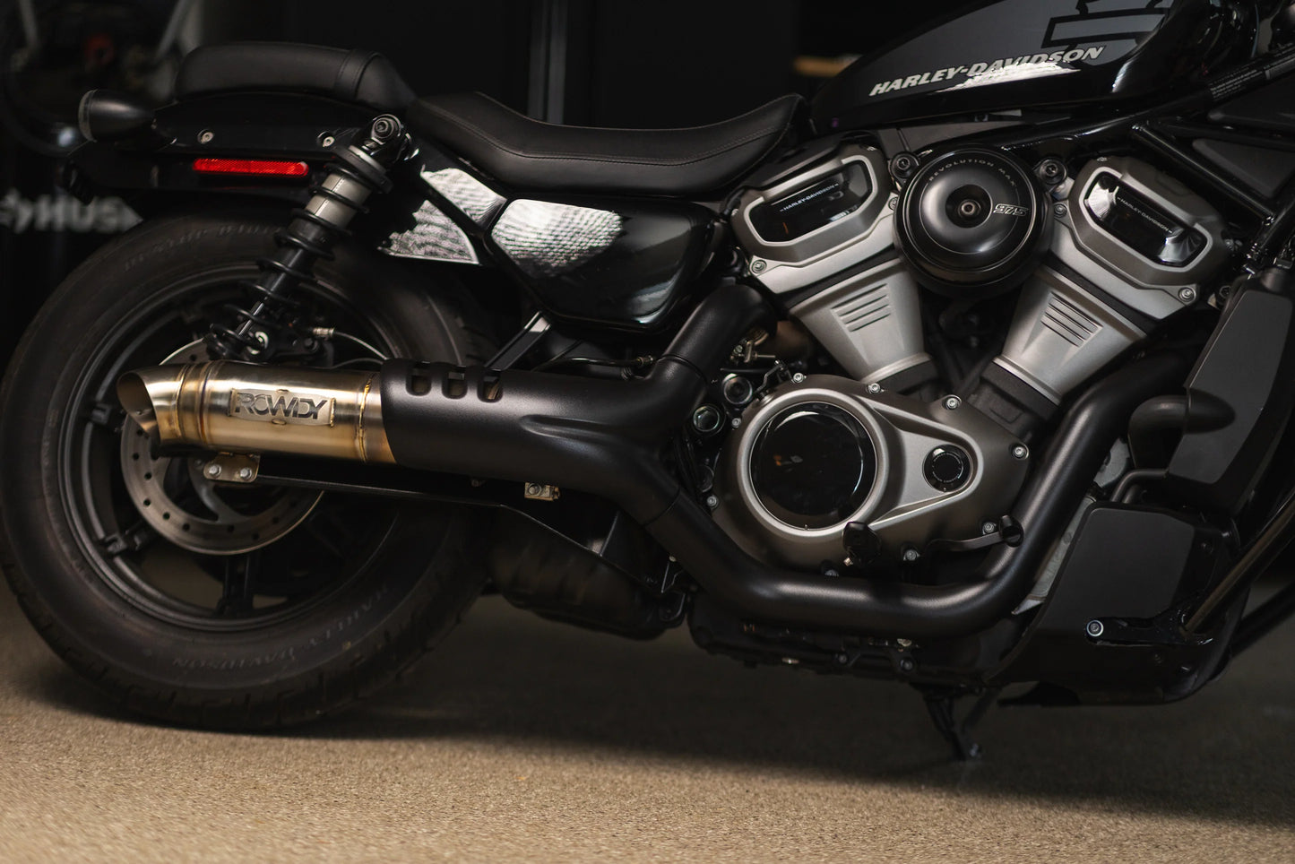 Rowdy Slip-On Exhaust System Harley Davidson Nightster RH975