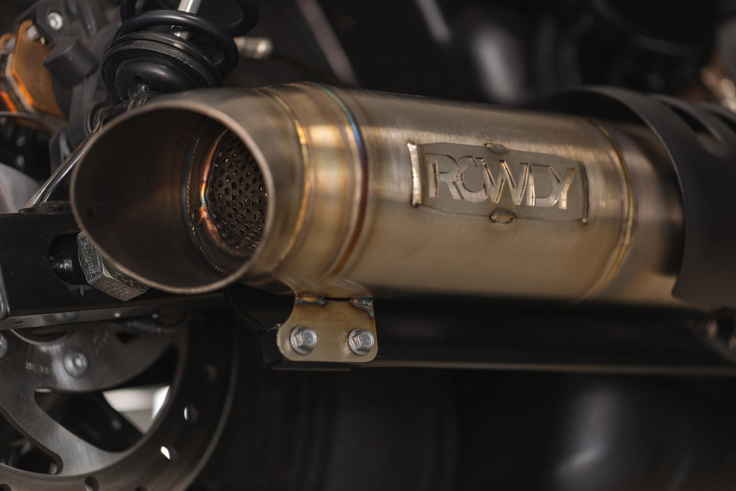 Rowdy Slip-On Exhaust System Harley Davidson Nightster RH975