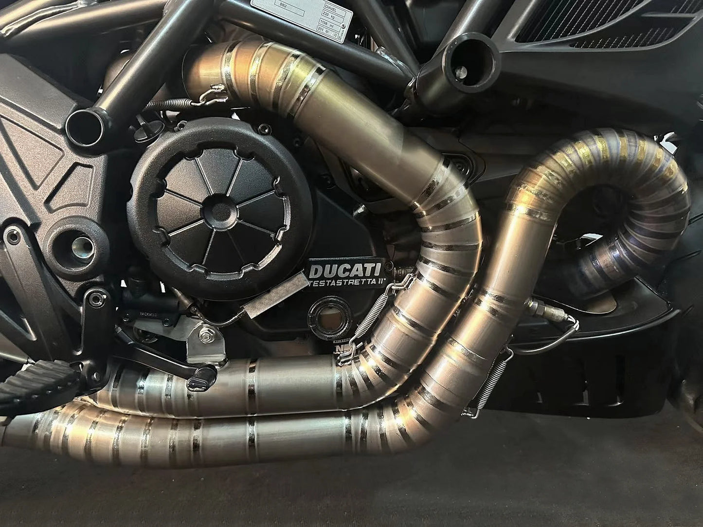 Vandemon Split Pulse Titanium Exhaust System Ducati Diavel 1200 2011-2017