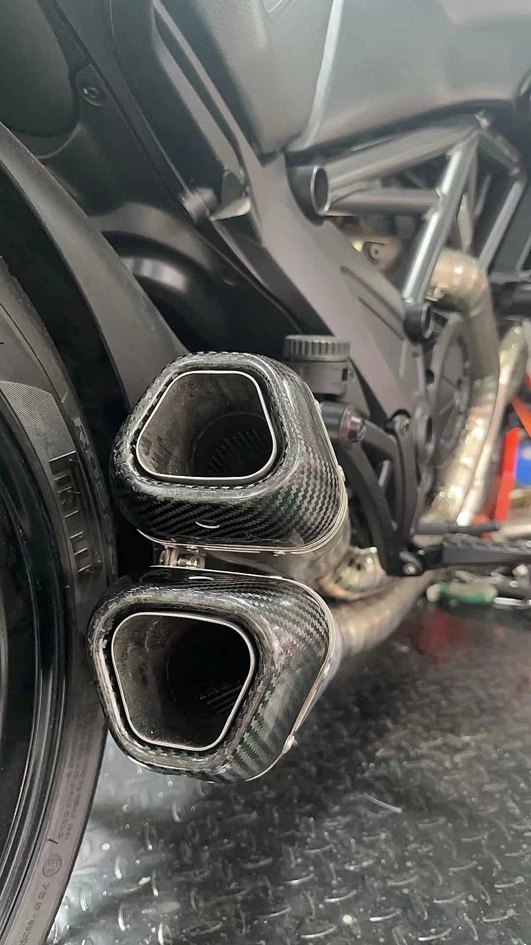 Vandemon Split Pulse Titanium Exhaust System Ducati Diavel 1200 2011-2017