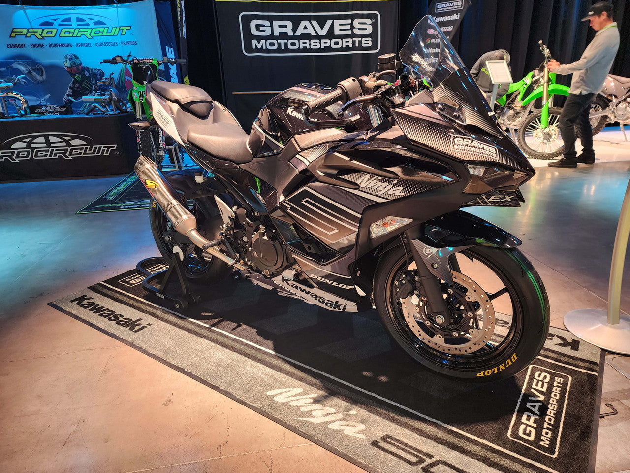 Graves OEM Bodywork Graphics Set Kawasaki Ninja 500 2024