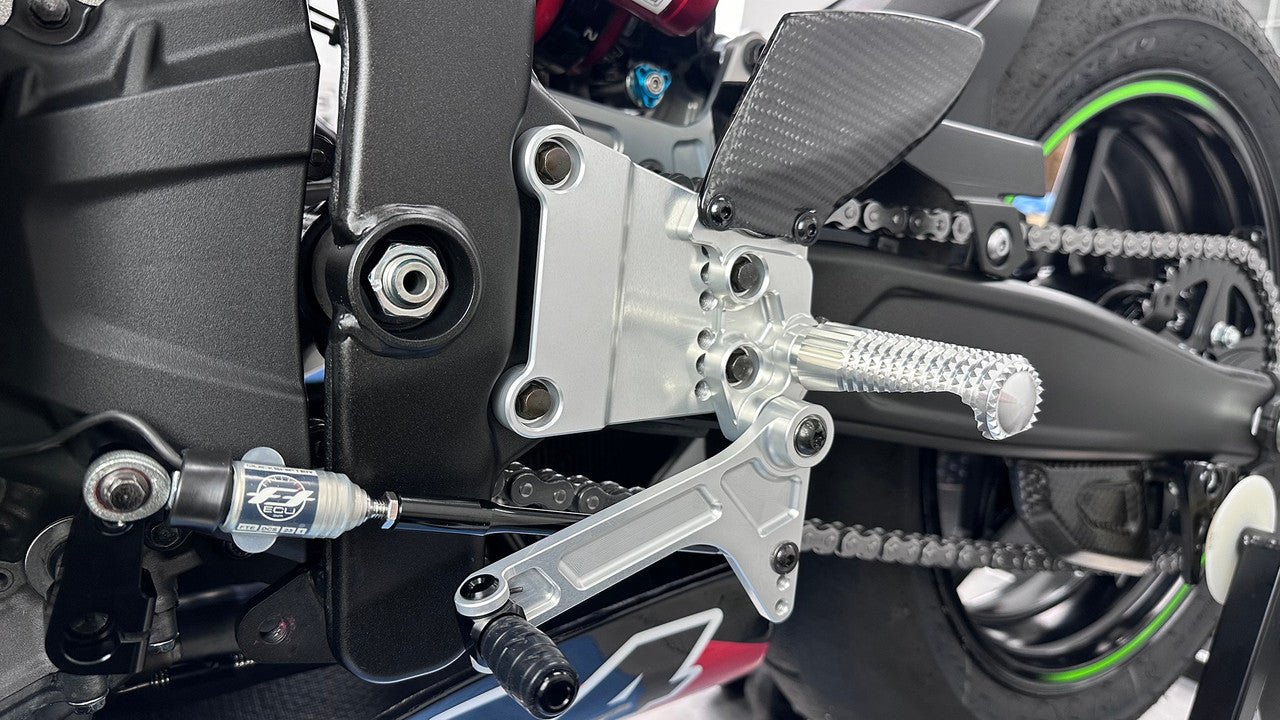 Graves Adjustable Rearsets Silver Kawasaki ZX-4R 2023+