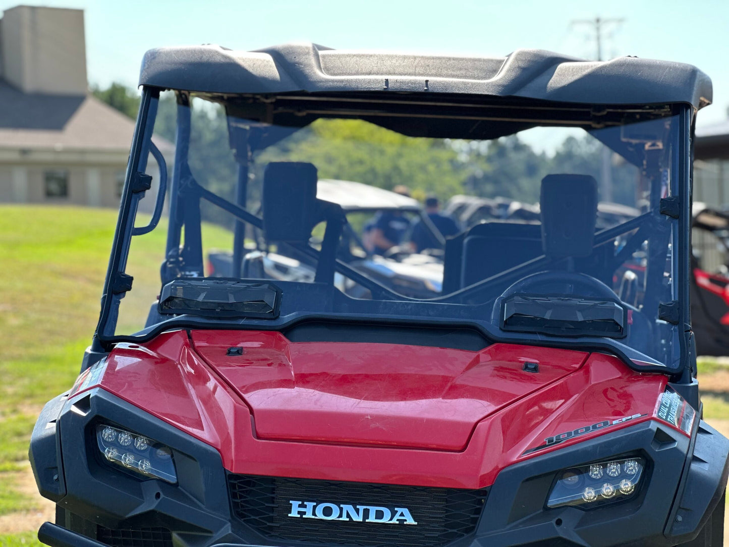 Seizmik Toolless Versa-Vent Scratch Resistant Hard Coated Windshield for Honda Pioneer 1000
