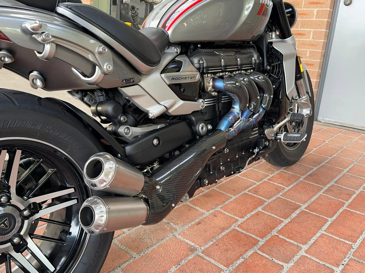 Vandemon Bimodal Titanium Slip-On Exhaust Sytem Triumph Rocket 3R, GT 2500 2024-2025
