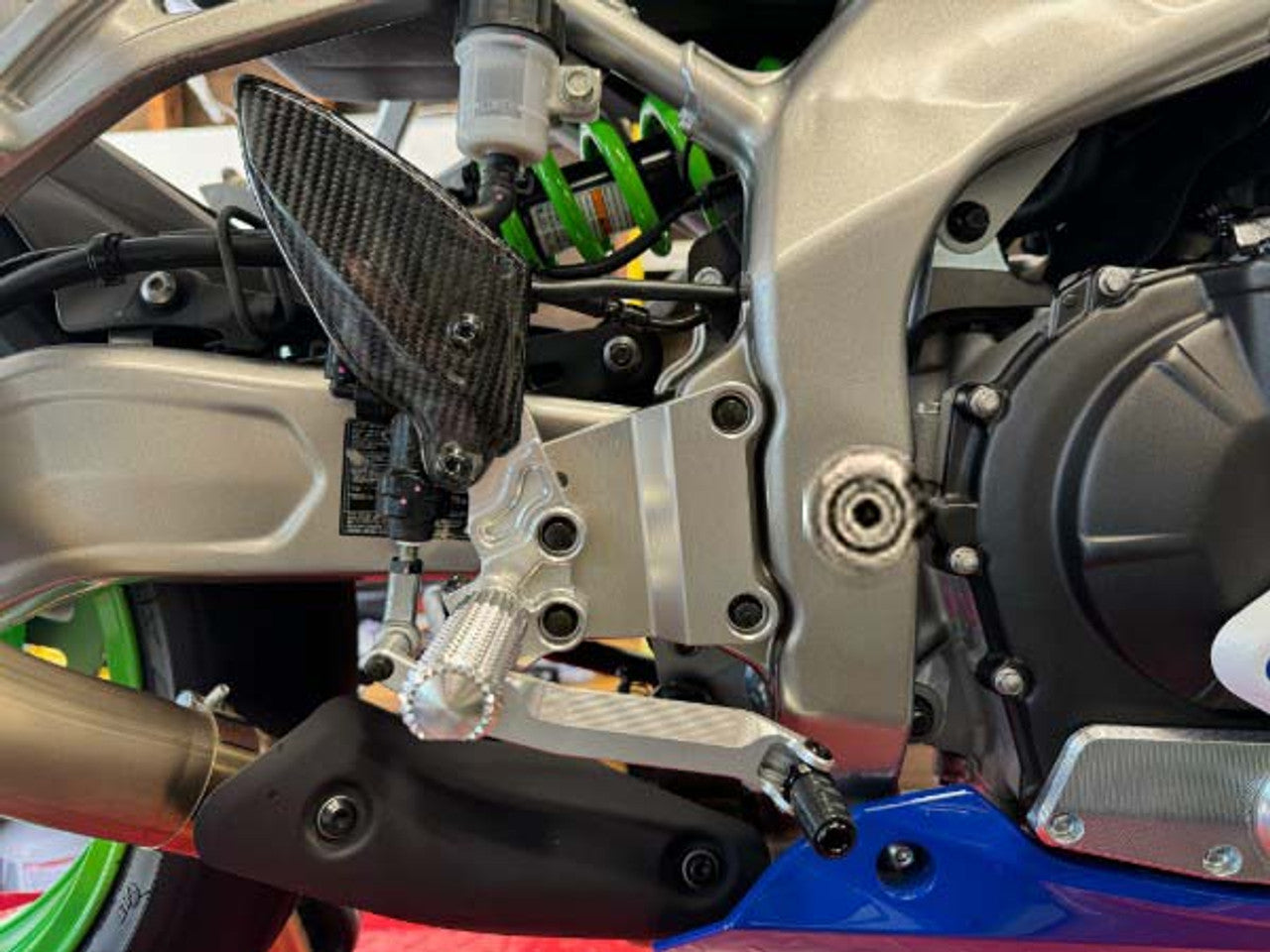 Graves Adjustable Rearsets Silver Kawasaki ZX-4R 2023+