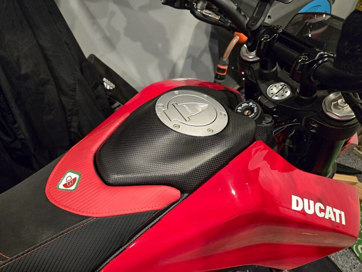 DBK Carbon Tank Cover Ducati Hypermotard 950 2019-2025 - Adventure Parts