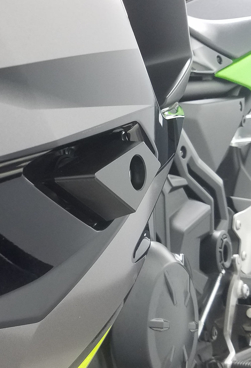 Graves Diamond Frame Sliders Kawasaki Z650 2017-2019 / Ninja 650 2017-2019 - Adventure Parts