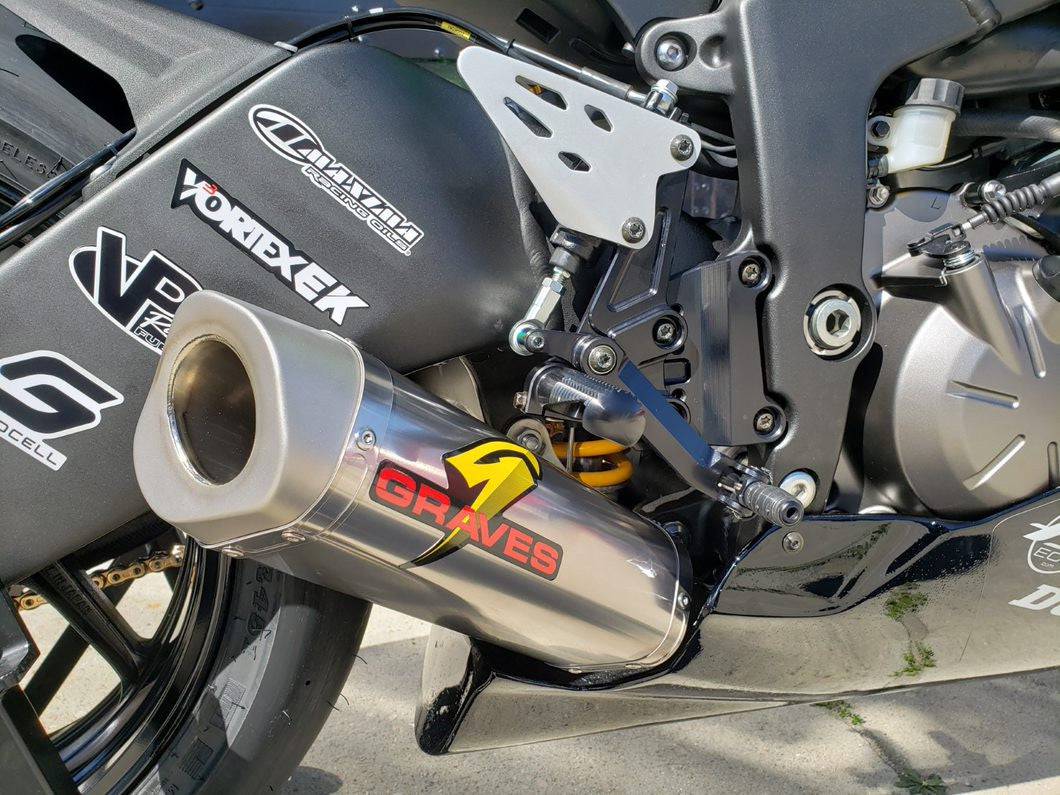 Graves WORKS Adjustable Rearsets Kawasaki ZX-6R 2019-2025 - Adventure Parts