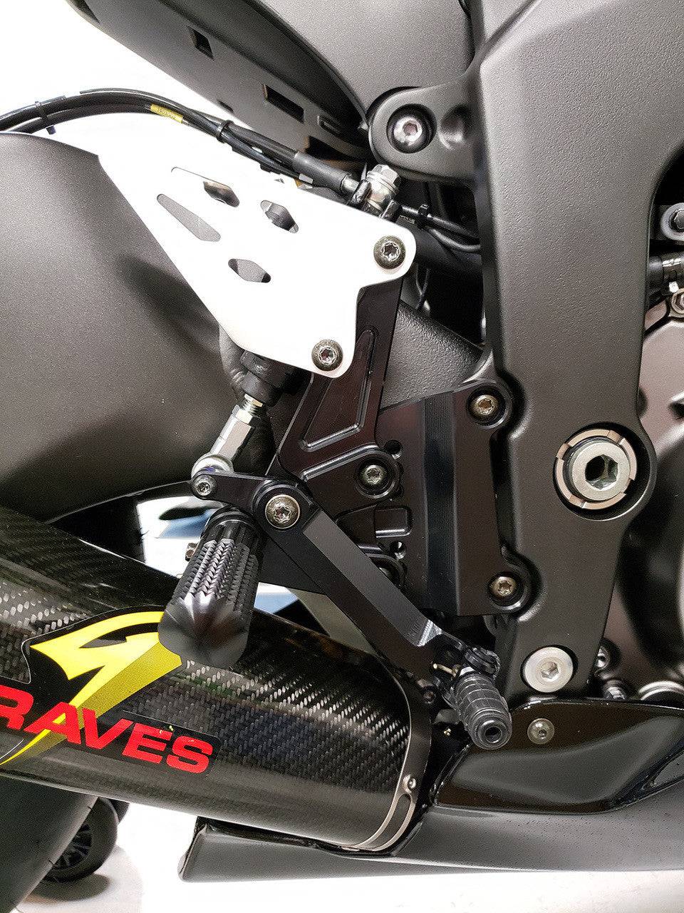Graves WORKS Adjustable Rearsets Kawasaki ZX-6R 2019-2025 - Adventure Parts