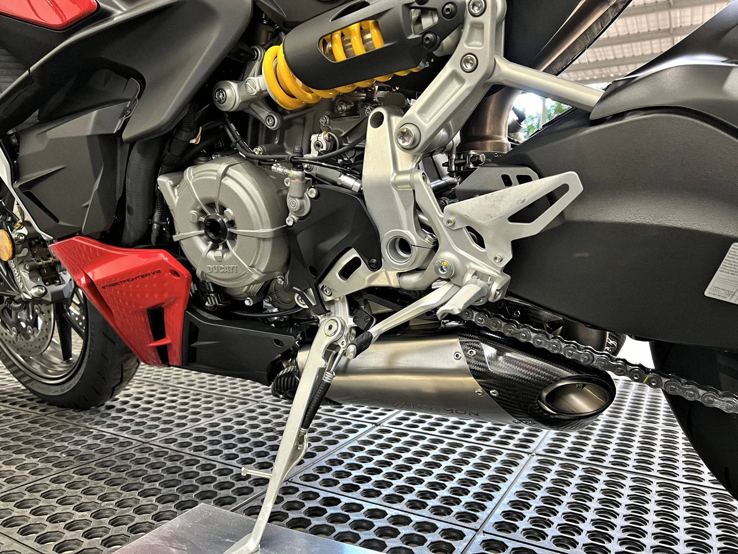 Vandemon Titanium Belly Slip-On Ducati V2 Panigale & Streetfighter