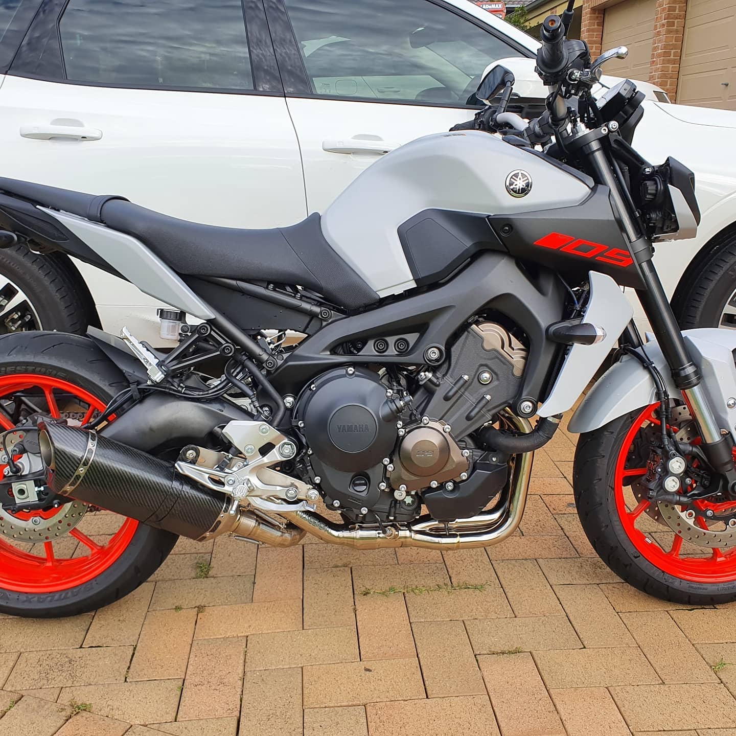 Vandemon Titanium Doughnut Exhaust & Carbon Fibre Muffler Yamaha MT09 FZ09 XSR900 2016-2020 - Adventure Parts