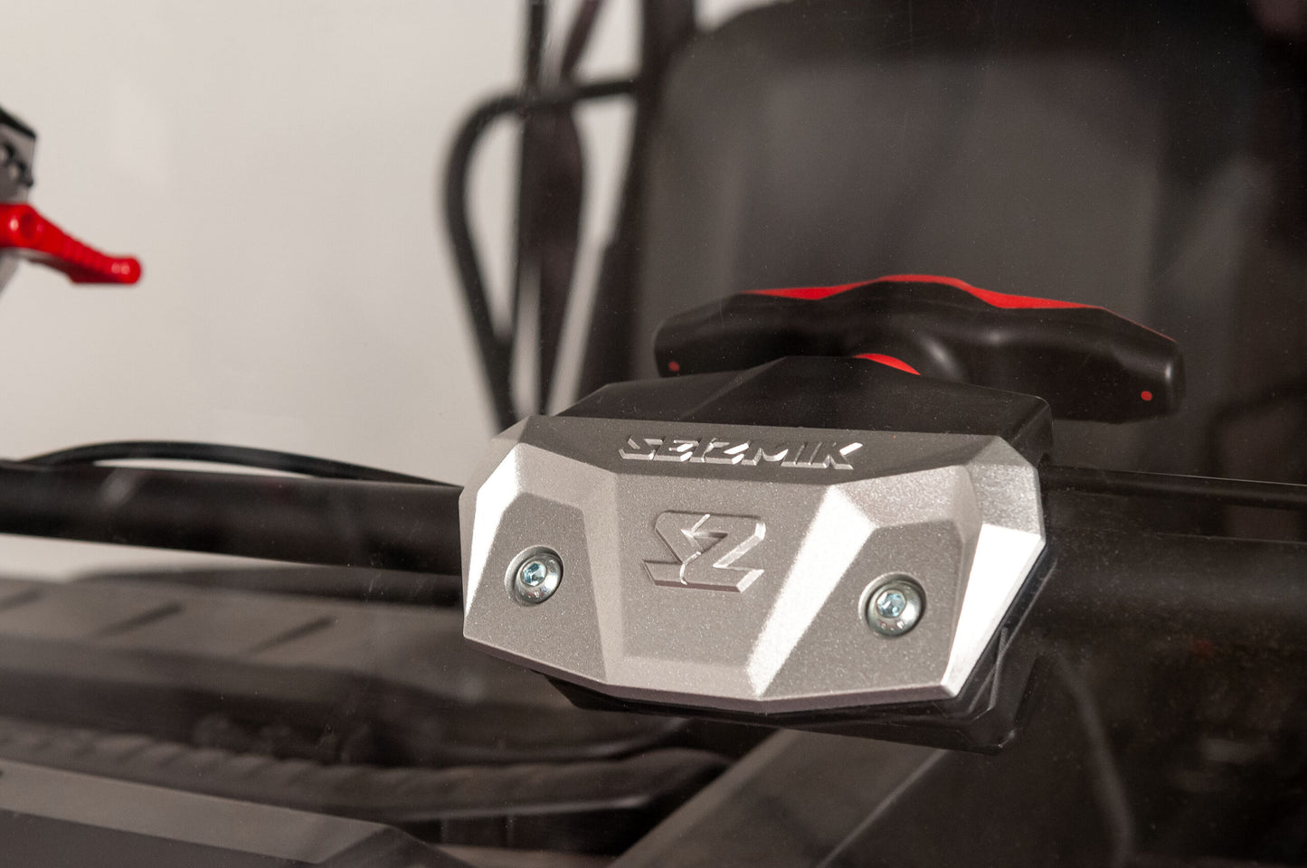 Seizmik Flip-Up Vented Windshield (Scratch Resistant Polycarbonate) Can-Am Defender - Adventure Parts