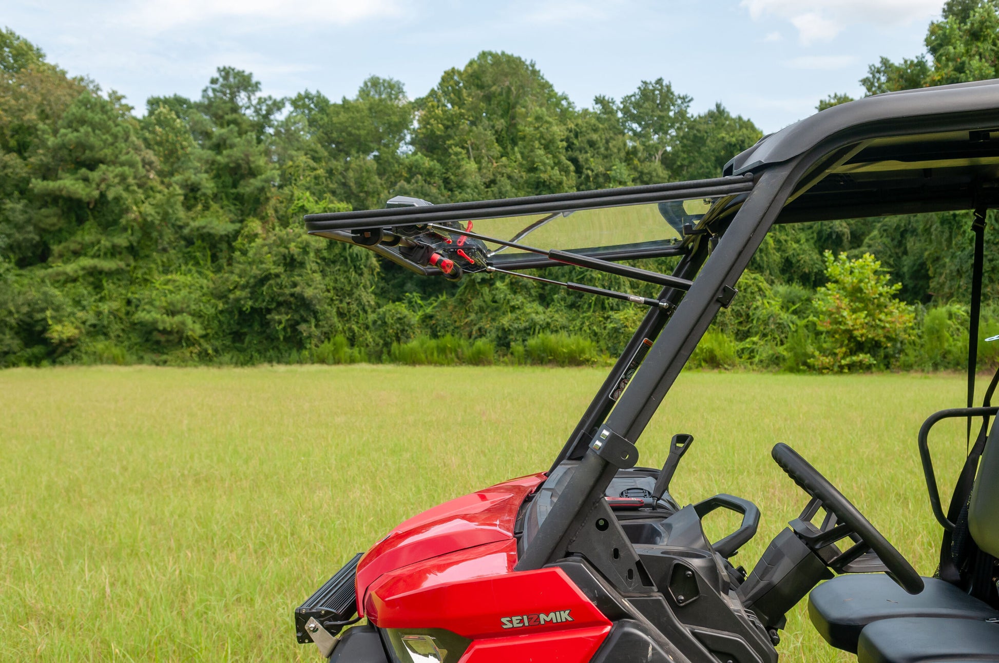 Seizmik Flip-Up Vented Windshield (Scratch Resistant Polycarbonate) Can-Am Defender - Adventure Parts