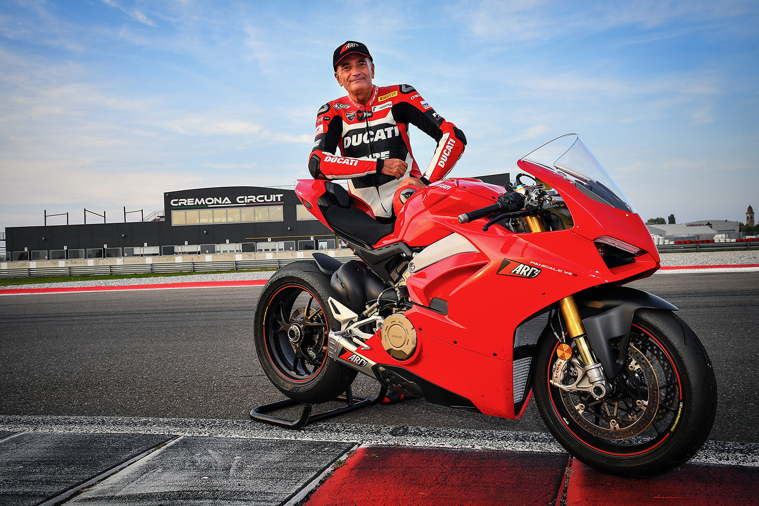 ZARD Exhaust Slip-On Compensed Ducati Panigale V4/V4S 2018-2023 - Adventure Parts