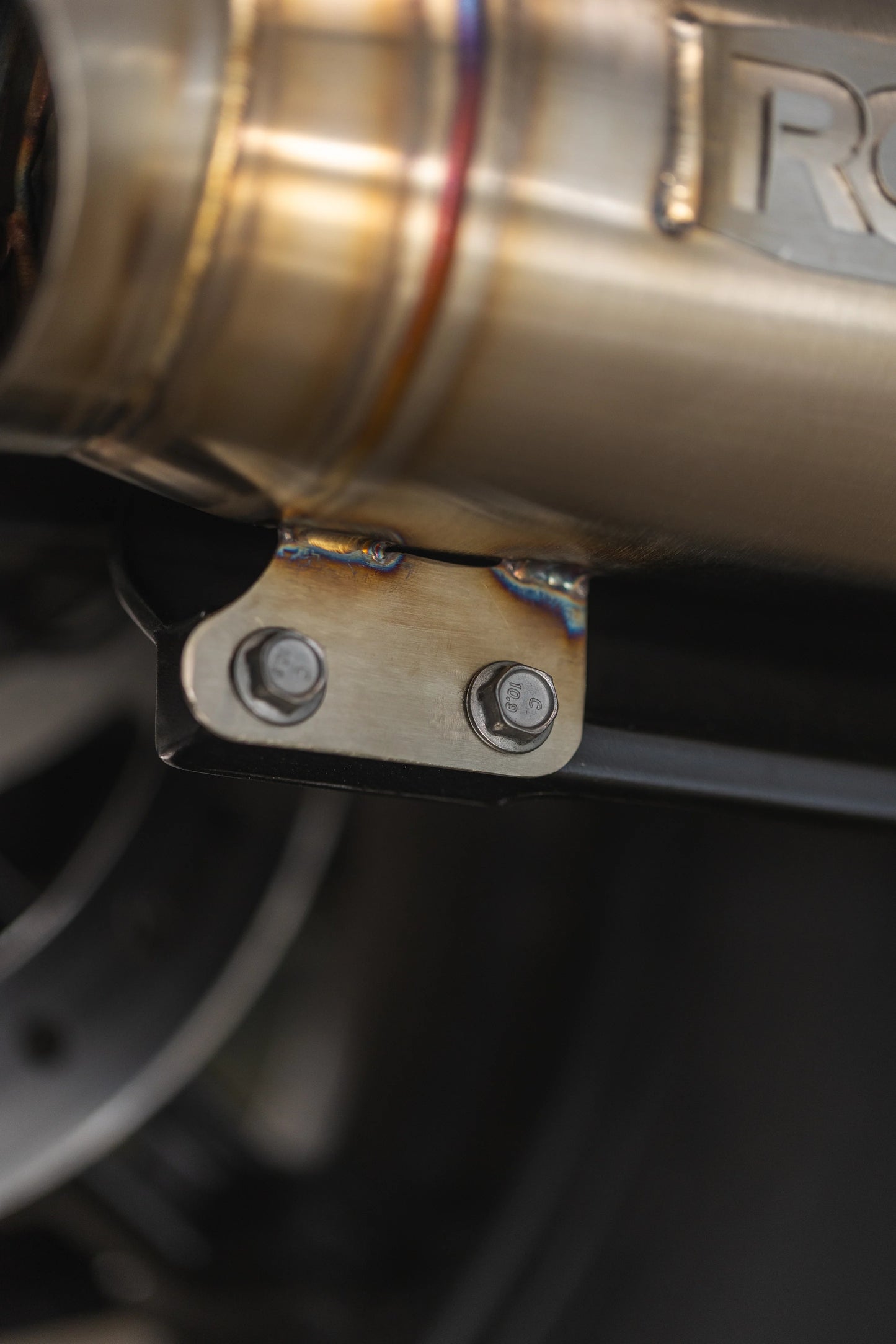 Rowdy Slip-On Exhaust System Harley Davidson Nightster RH975