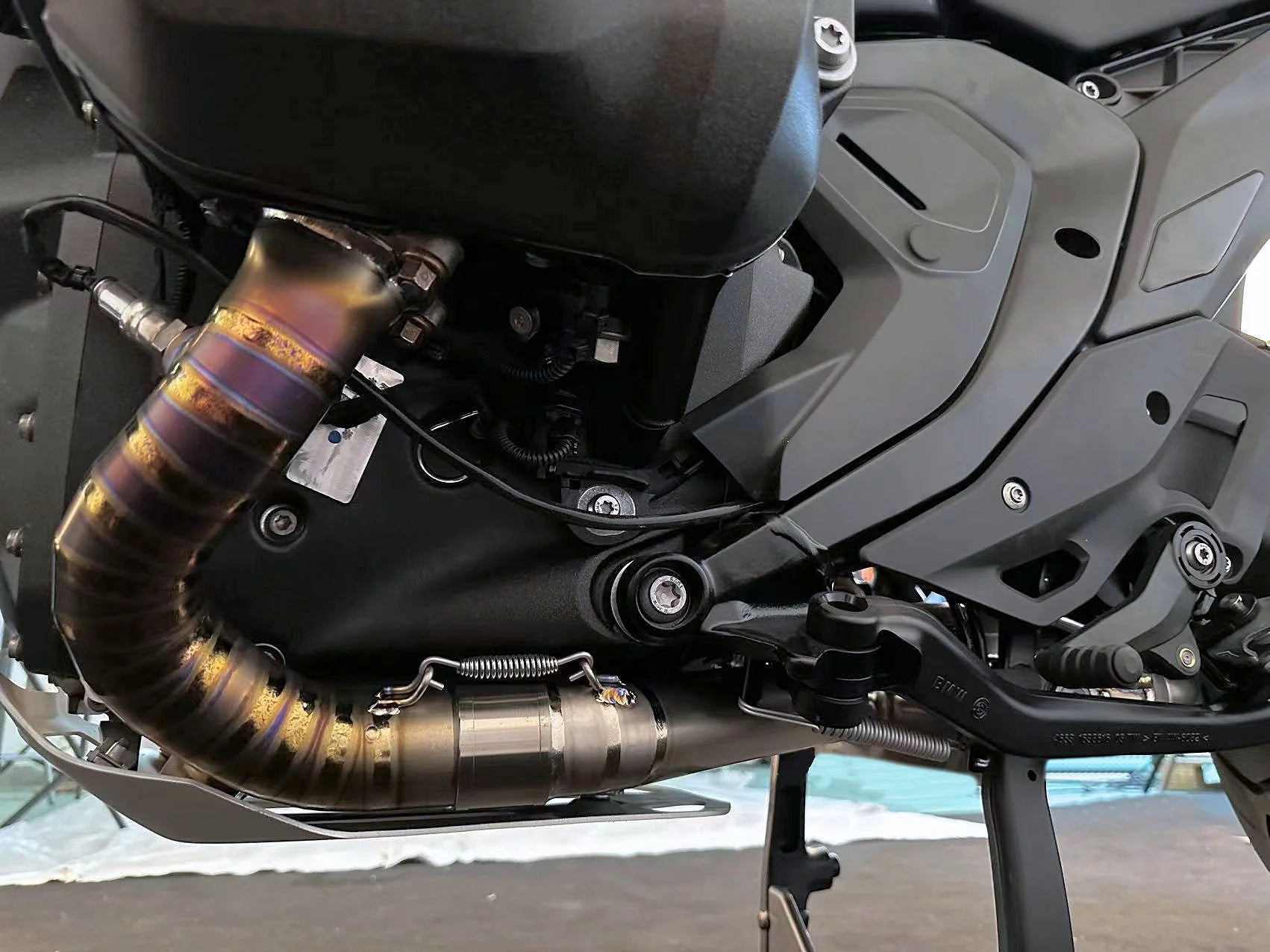 Vandemon Full Titanium Exhaust OEM Valve Function BMW R1300GS / GSA 2023-2026 - Adventure Parts