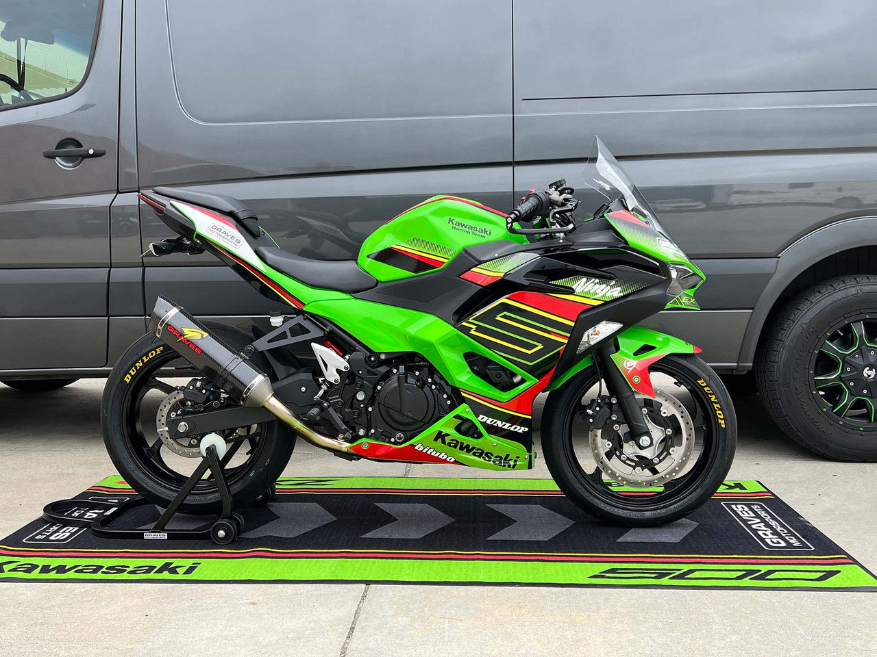 Graves OEM Bodywork Graphics Set Green Kawasaki Ninja 500 2024