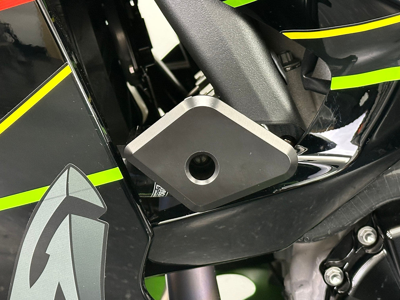 Graves Frame Sliders Kawasaki Ninja ZX-6R 2024