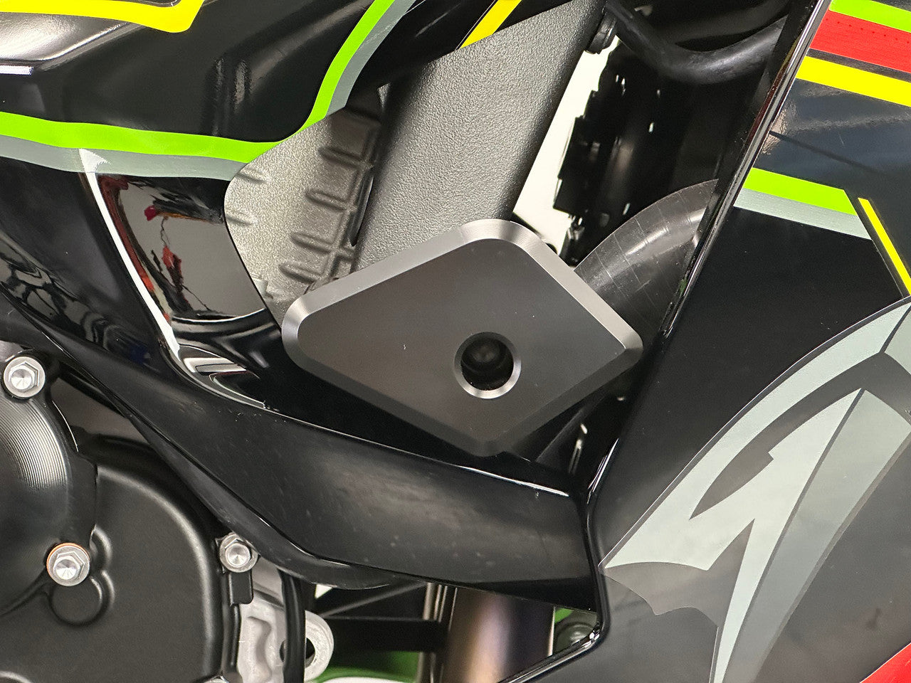 Graves Frame Sliders Kawasaki Ninja ZX-6R 2024