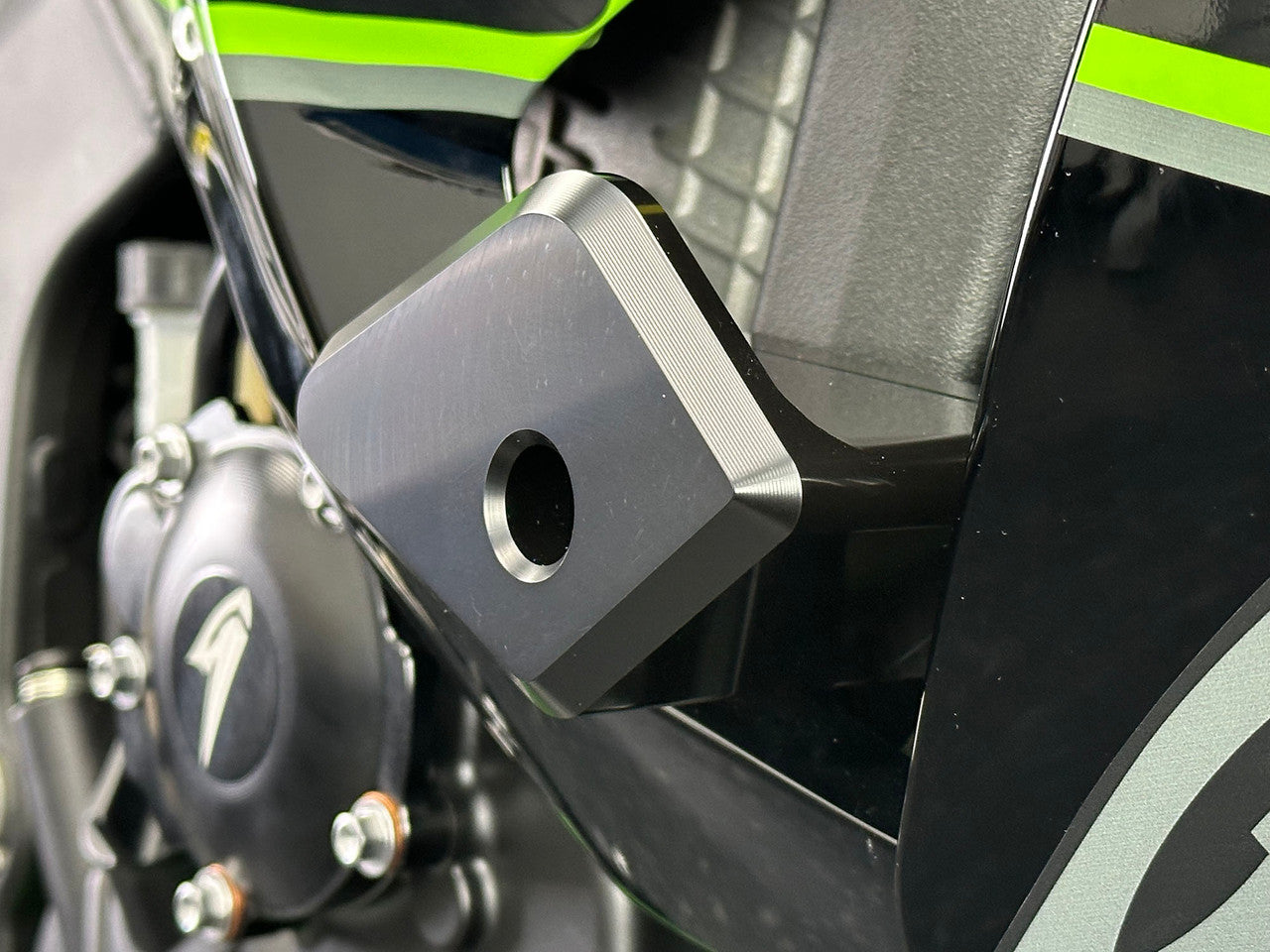 Graves Frame Sliders Kawasaki Ninja ZX-6R 2024