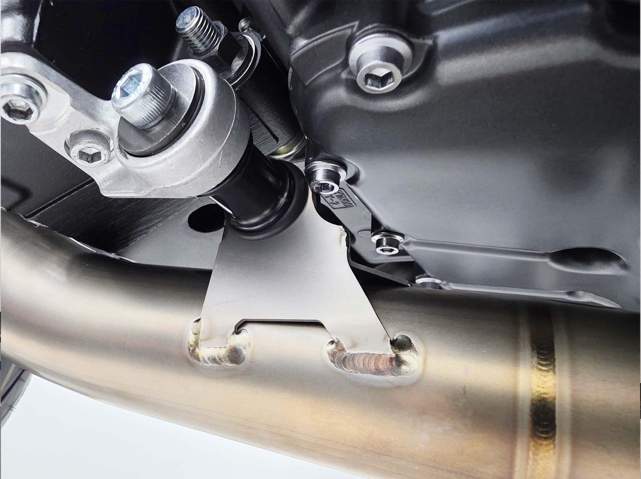 Graves Motorsports Titanium WORKS Exhaust Carbon Silencer Yamaha YZF-R9 2025+