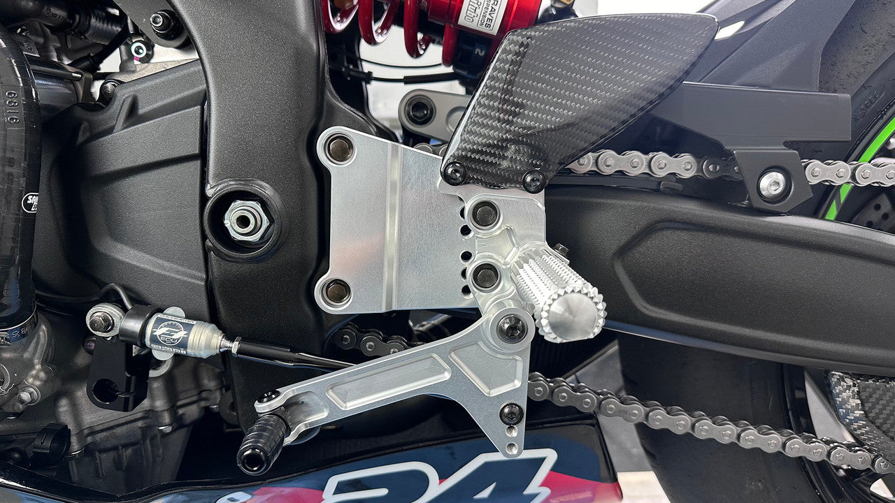 Graves Adjustable Rearsets Silver Kawasaki ZX-4R 2023+