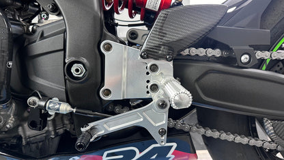Graves Adjustable Rearsets Silver Kawasaki ZX-4R 2023+