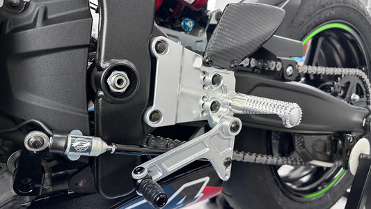 Graves Adjustable Rearsets Silver Kawasaki ZX-4R 2023+