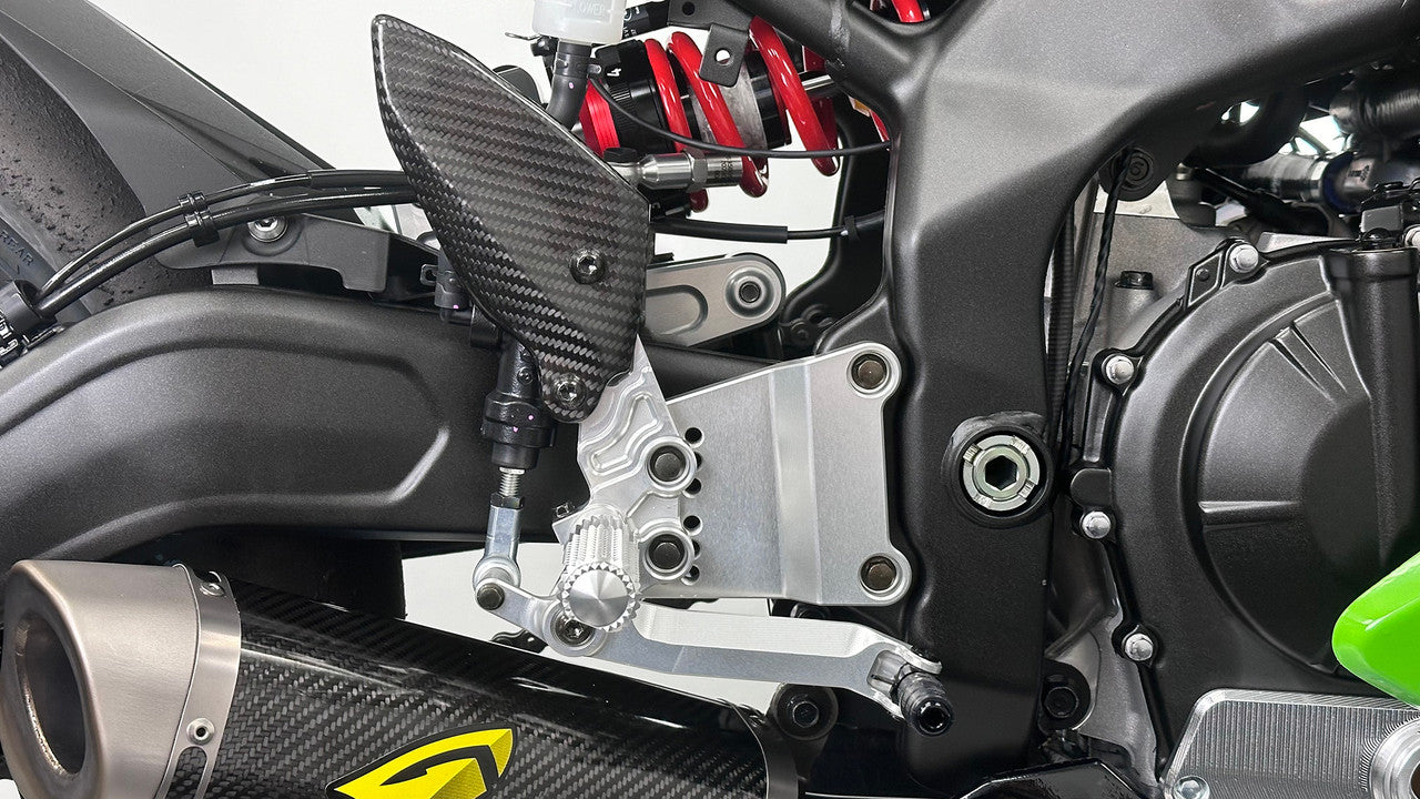 Graves Adjustable Rearsets Silver Kawasaki ZX-4R 2023+