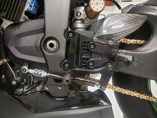 Graves WORKS Adjustable Rearsets Kawasaki ZX-6R 2019-2024