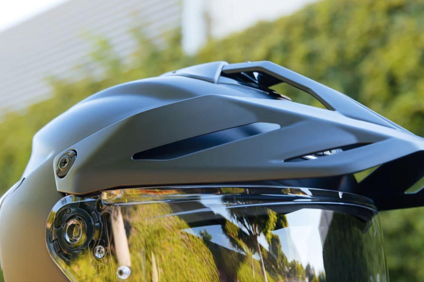 full face motorcycle helmet with peak GMAX HH-65 Half-Helmet Dressed Twin - Matte Black/Silver The helmets aerodynamic shape and peak visor enhance stability at high speeds Z1R Jackal Helmet Provides Maximum