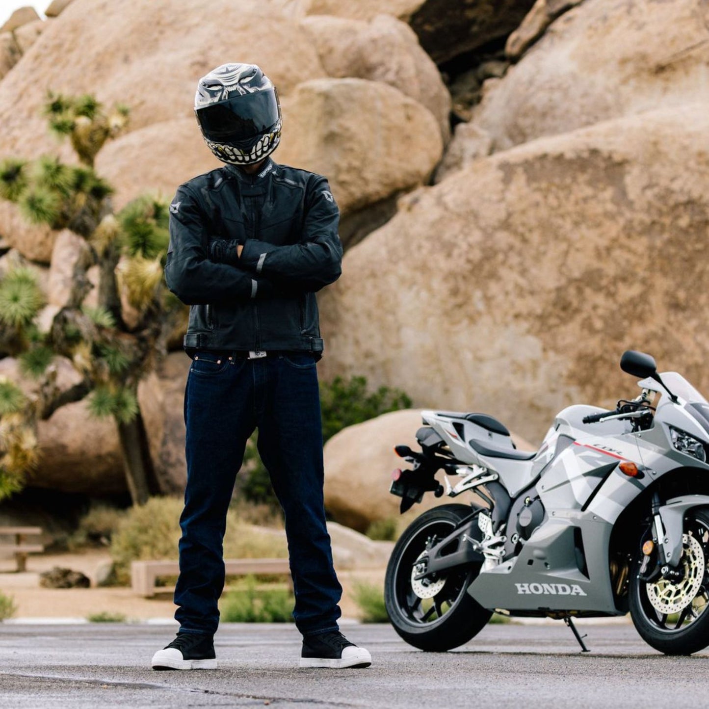 HJC i11 Acid Skull Motorcycle Helmets - Adventure Parts