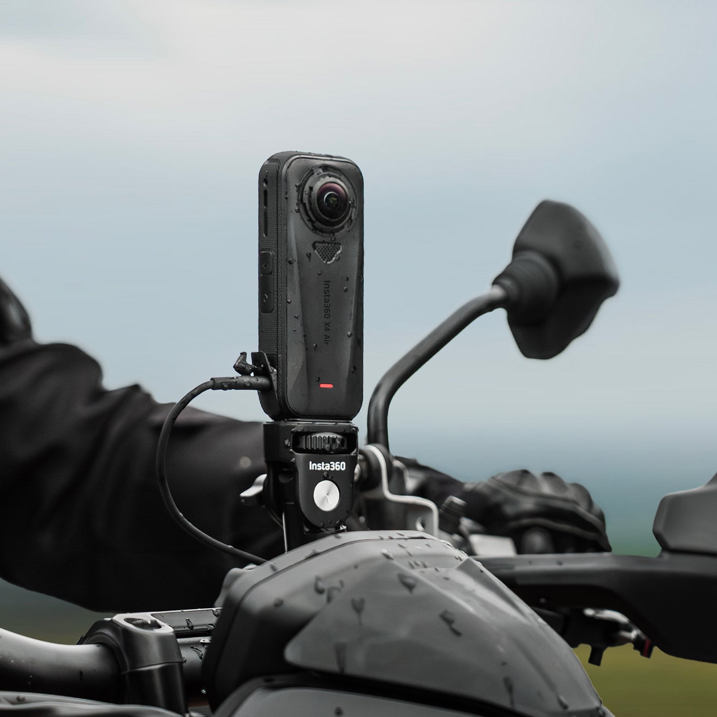 Insta360 X4 Air Motorcycle Bundle