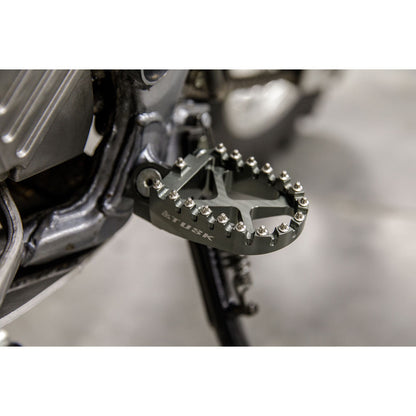 Tusk Billet Race Foot Pegs Suzuki RM125 1991–2002 - Adventure Parts