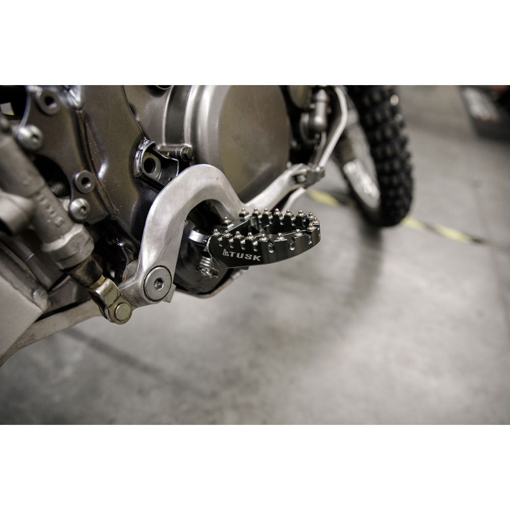 Tusk Billet Race Foot Pegs Suzuki RM125 1991–2002 - Adventure Parts