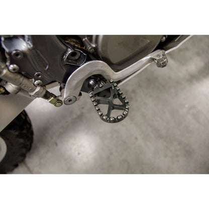Tusk Billet Race Foot Pegs Suzuki RM125 1991–2002 - Adventure Parts