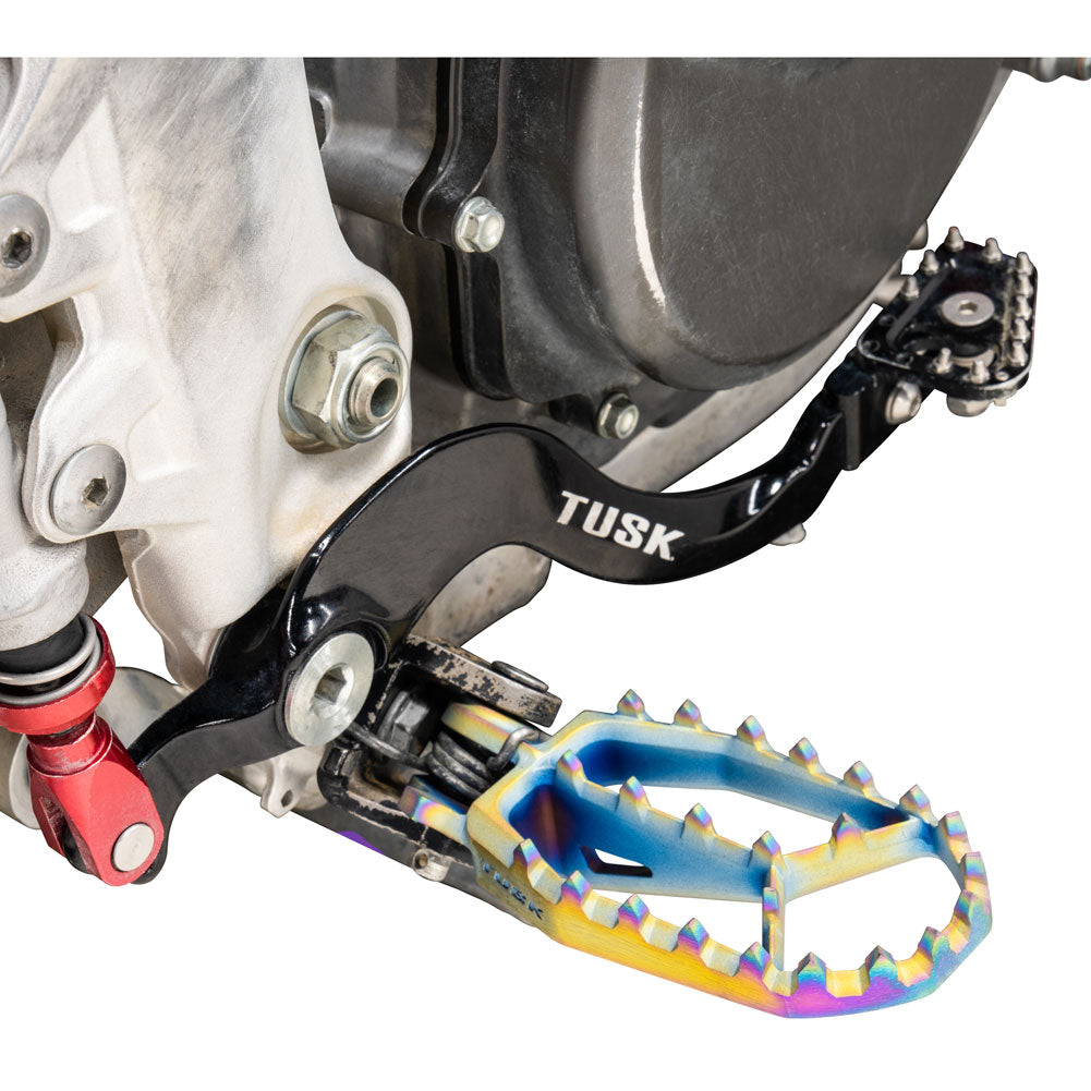 Tusk Blitz Titanium Moto Foot Pegs Jet Fuel Honda Transalp XL750 2024–2025 - Adventure Parts