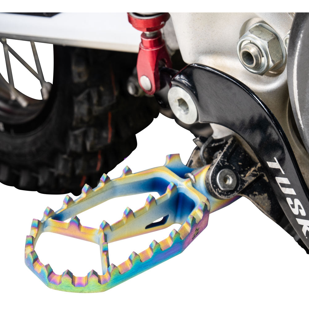 Tusk Blitz Titanium Moto Foot Pegs Jet Fuel Honda Transalp XL750 2024–2025 - Adventure Parts