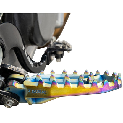 Tusk Blitz Titanium Moto Foot Pegs Jet Fuel Honda Transalp XL750 2024–2025 - Adventure Parts