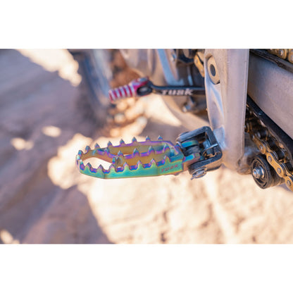 Tusk Blitz Titanium Moto Foot Pegs Yamaha YZ250F 2023–2026 - Adventure Parts