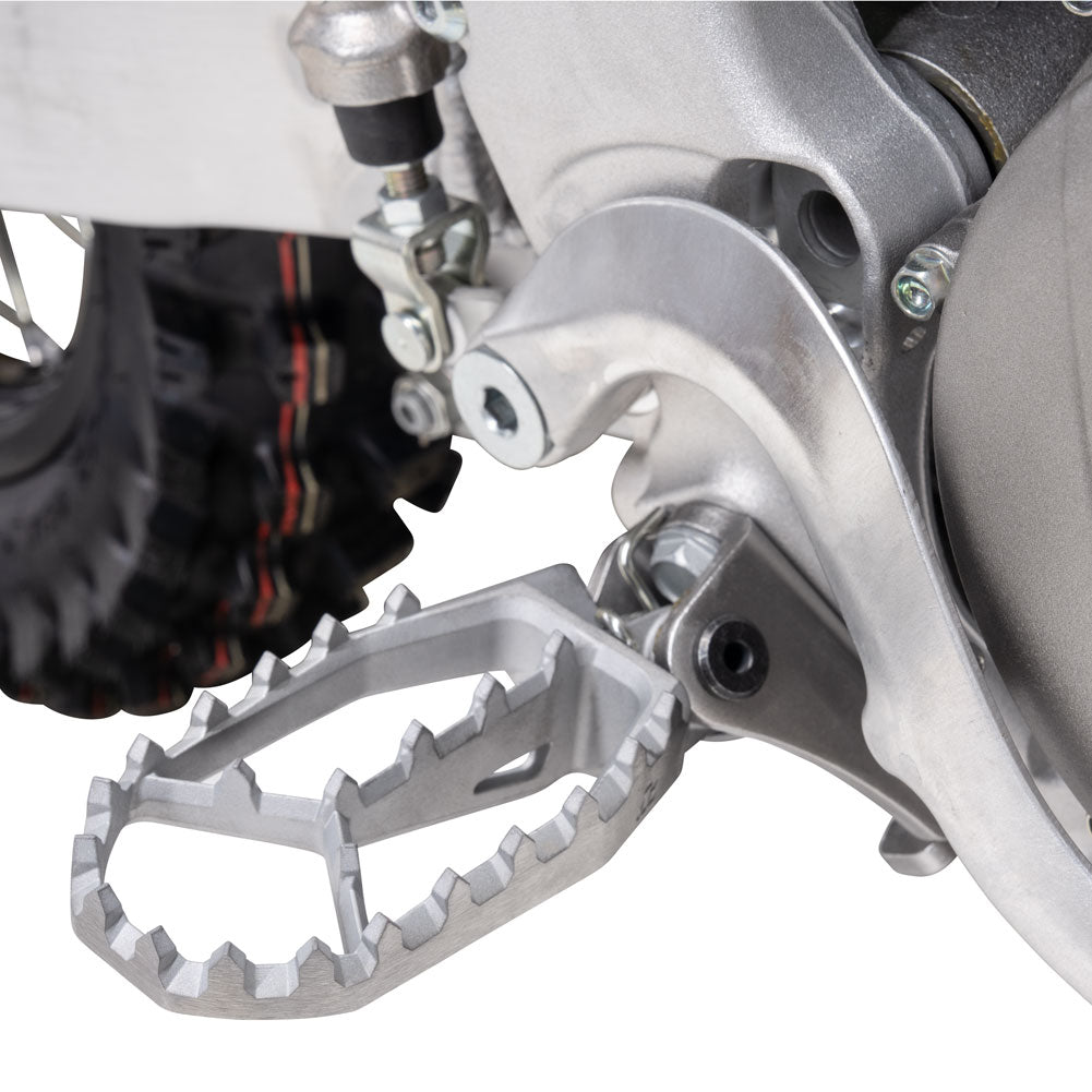 Tusk Blitz Titanium Moto Foot Pegs Jet Fuel Kawasaki KX250 2006–2026 - Adventure Parts