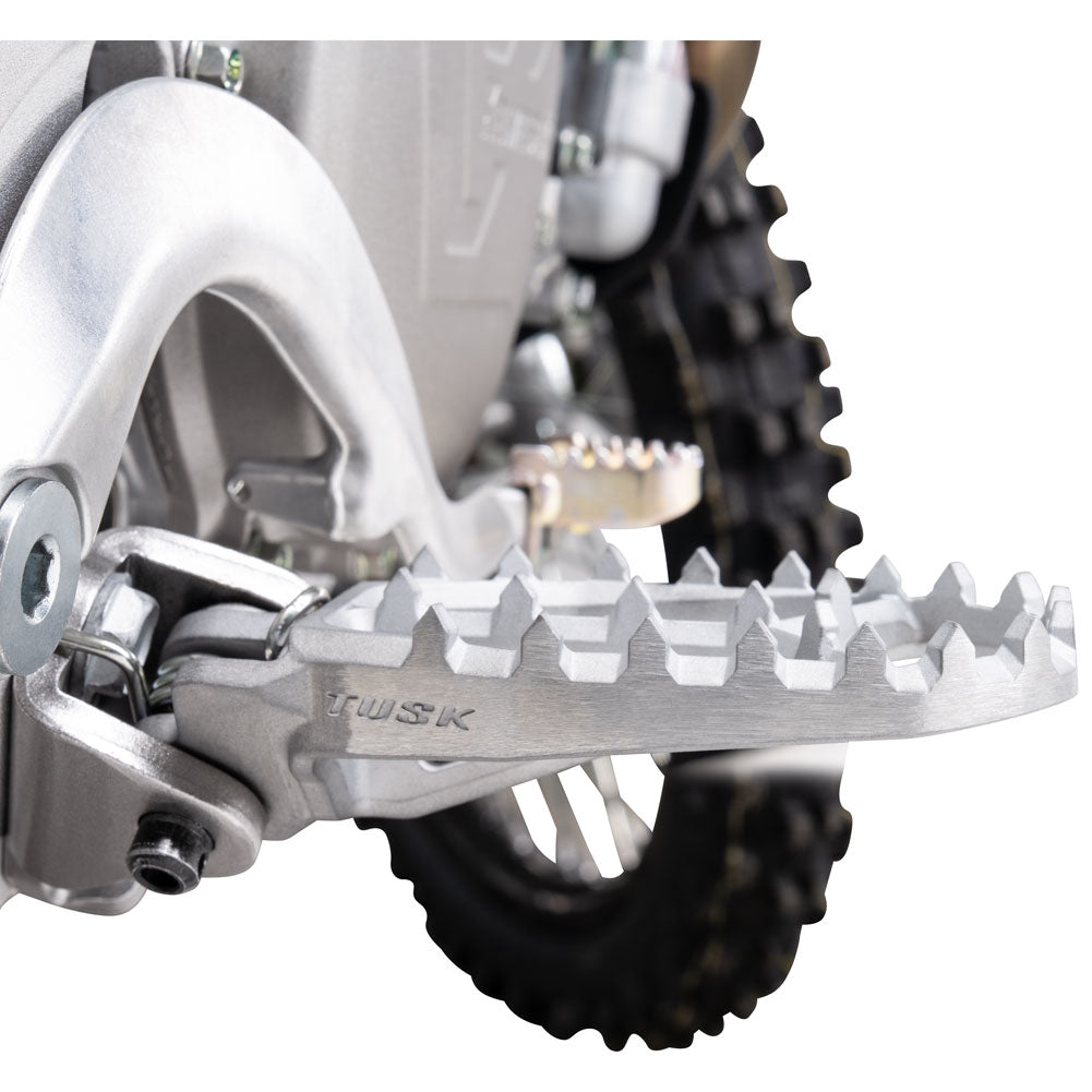 Tusk Blitz Titanium Moto Foot Pegs Jet Fuel Kawasaki KX250 2006–2026 - Adventure Parts