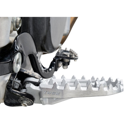 Tusk Blitz Titanium Moto Foot Pegs Jet Fuel Honda Transalp XL750 2024–2025 - Adventure Parts